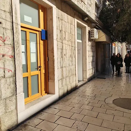 It אכסניה ספליט