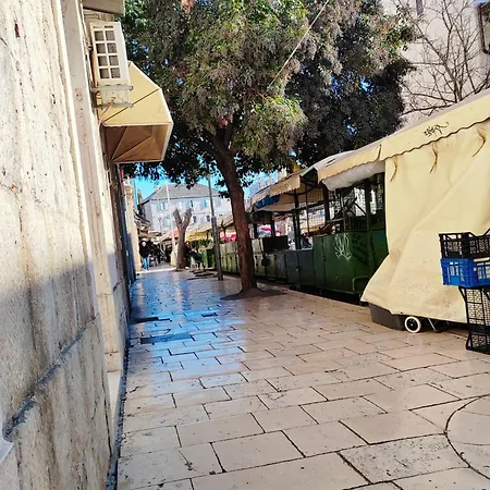 It אכסניה ספליט