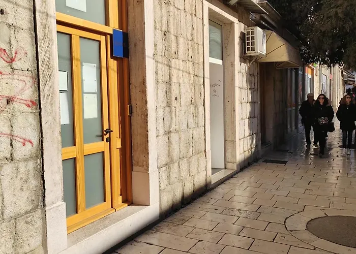 It אכסניה ספליט