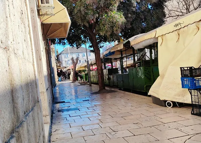 It אכסניה ספליט